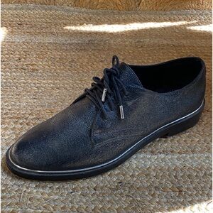 Vince Camuto black leather laced oxfords size 10